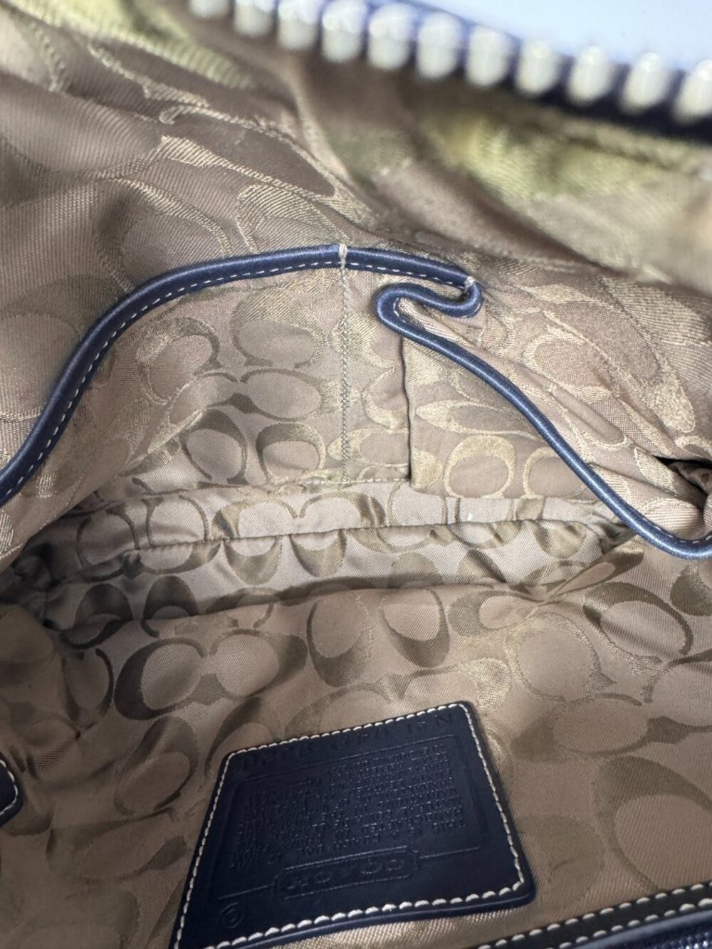 Vintage COACH Legacy Slim Duffle Sac Navy Leather Crossbody Hobo 11" - Picture 5 of 5